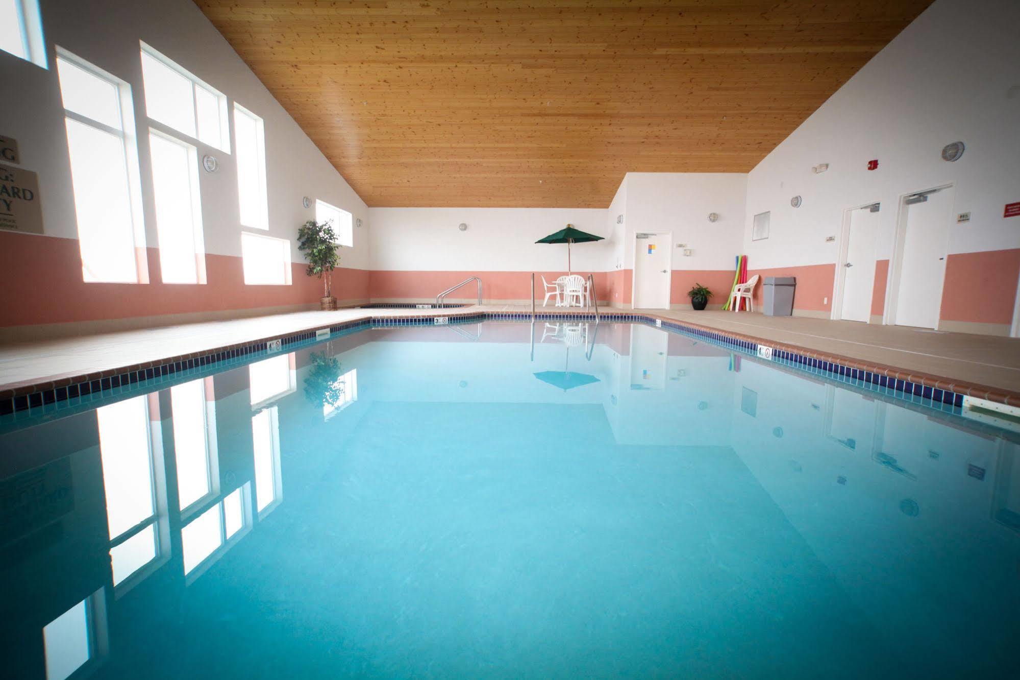 Grandstay Hotel & Suites Perham Eksteriør billede