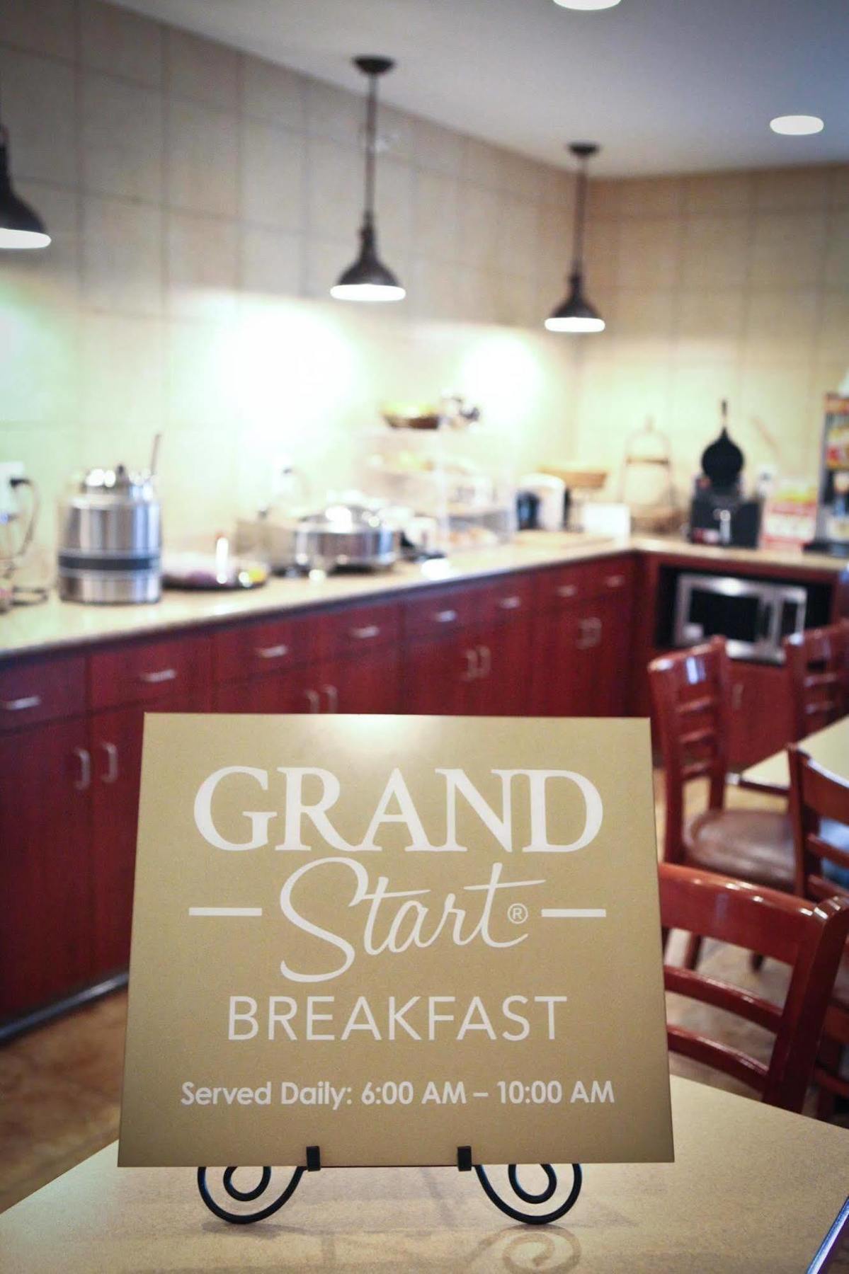 Grandstay Hotel And Suites Perham Eksteriør billede
